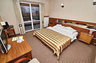 Отель Hotel Ted Радомско Двухместный номер с 1 кроватью или 2 отдельными кроватями-1