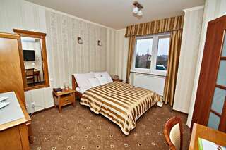 Отель Hotel Ted Радомско Улучшенный двухместный номер с 1 кроватью-1